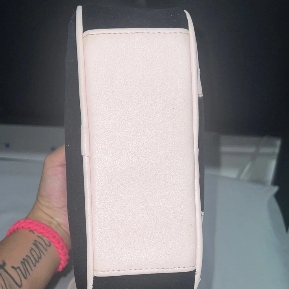 Juicy Couture Black and Pink Crossbody Bag with Wallet - Picture 9 of 9